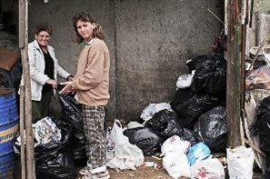 70% dos catadores de recicláveis no país são mulheres e 65% delas são chefes de família