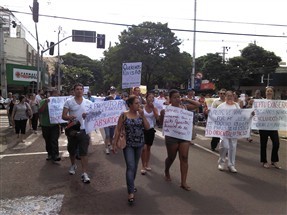 Moradores do Jardim Oriental protestam contra valor do IPTU no bairro