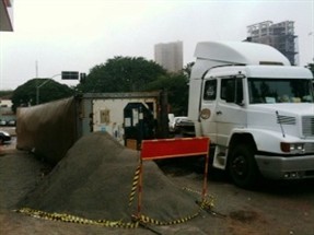 Pista da Avenida Morangueira está interditada em Maringá