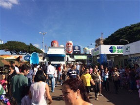 Fim de semana de grande movimento na Expoingá 2014