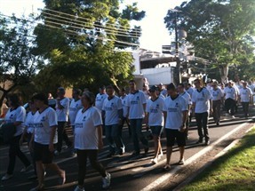 Mais de 400 pessoas participaram de passeata contra a corrupção em Maringá