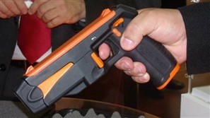Sarandi é a primeira cidade do país a receber as pistolas de choque produzidas no Brasil