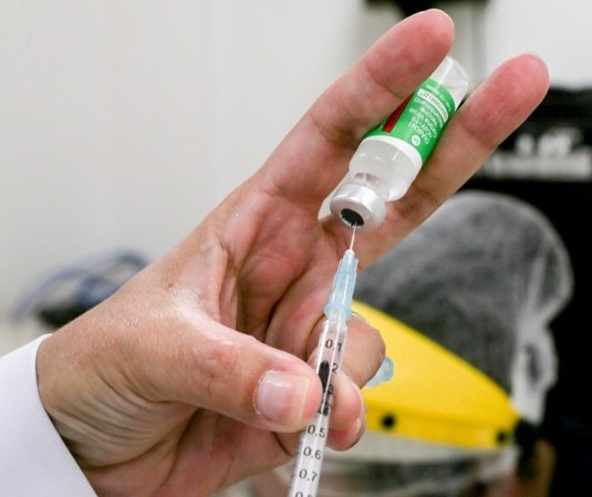  Coronavírus: Maringá aplica somente segunda dose da vacina nessa terça-feira (20)
