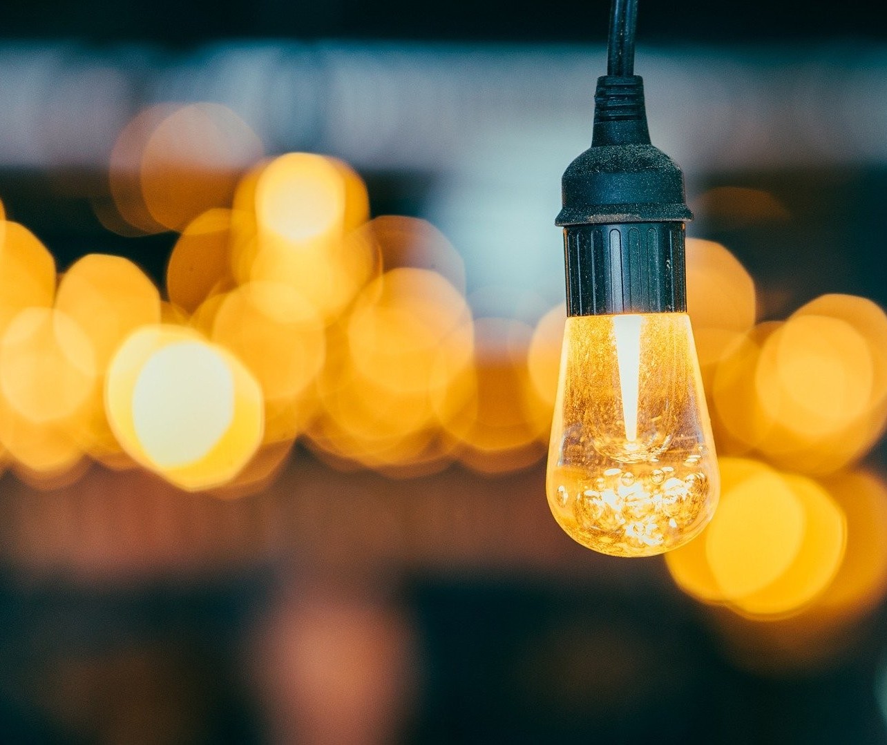 Dicas para ter um consumo mais consciente de água e energia em casa