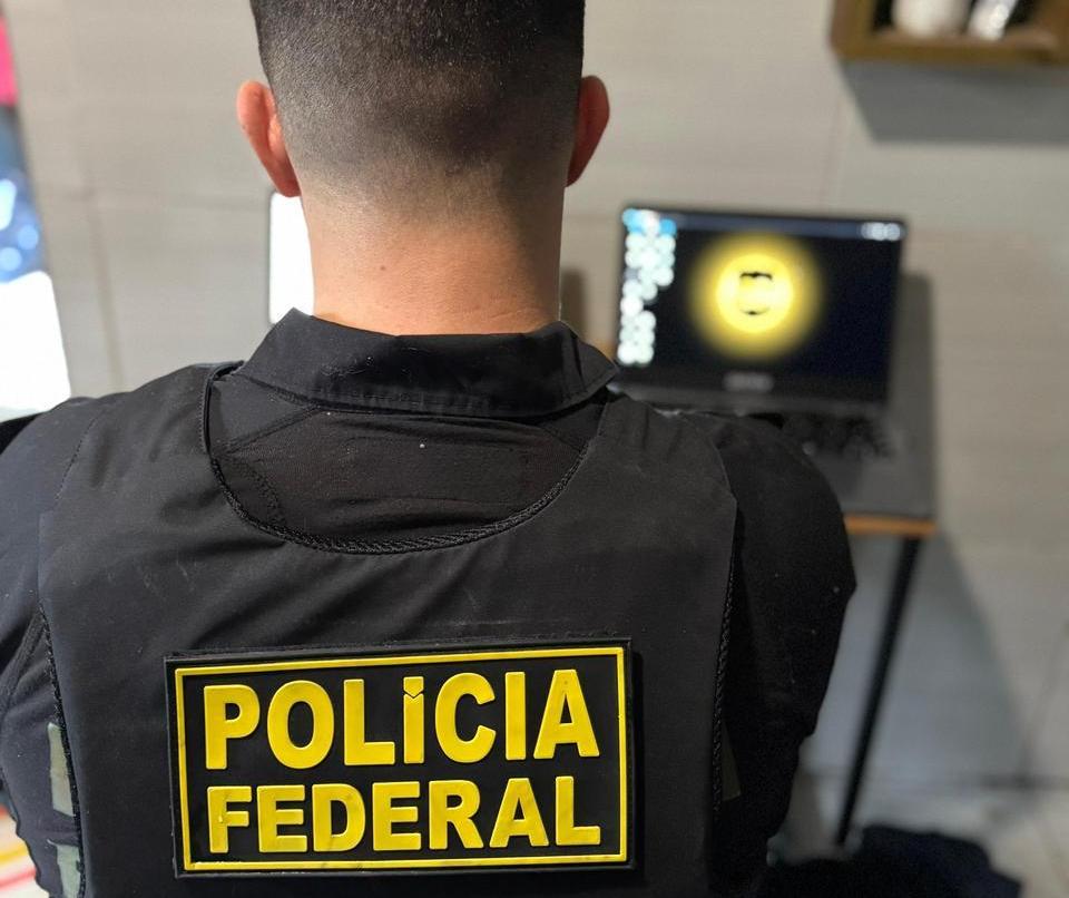 Funcionário de escola é alvo de ação contra exploração sexual infantil