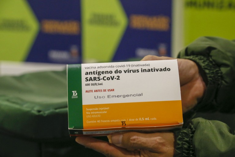Maringá recebe 2910 doses de CoronaVac nesta quinta-feira (11)