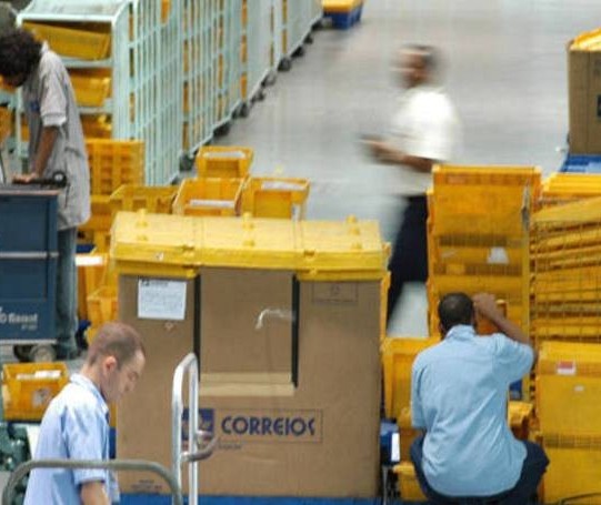 Correios não vão mais entregar baterias de smartphones e notebooks