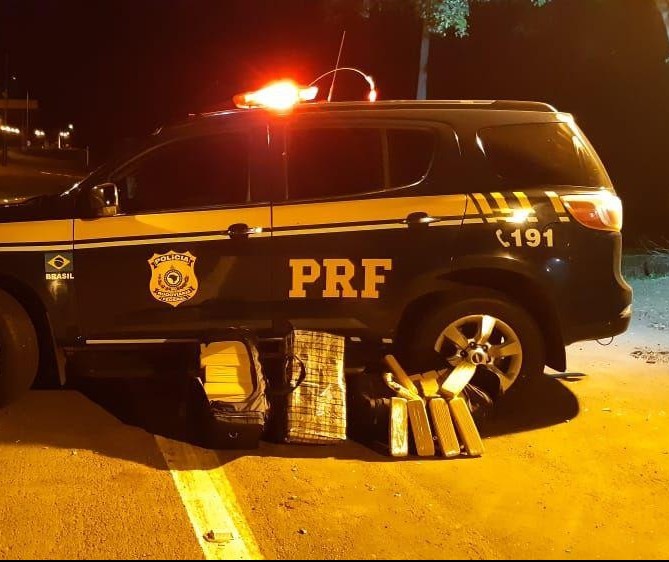 PRF apreende quase 100 Kg de maconha em Alto Paraíso