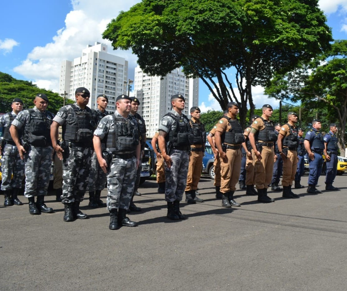 Operação da PM prende duas pessoas e recupera dois veículos 