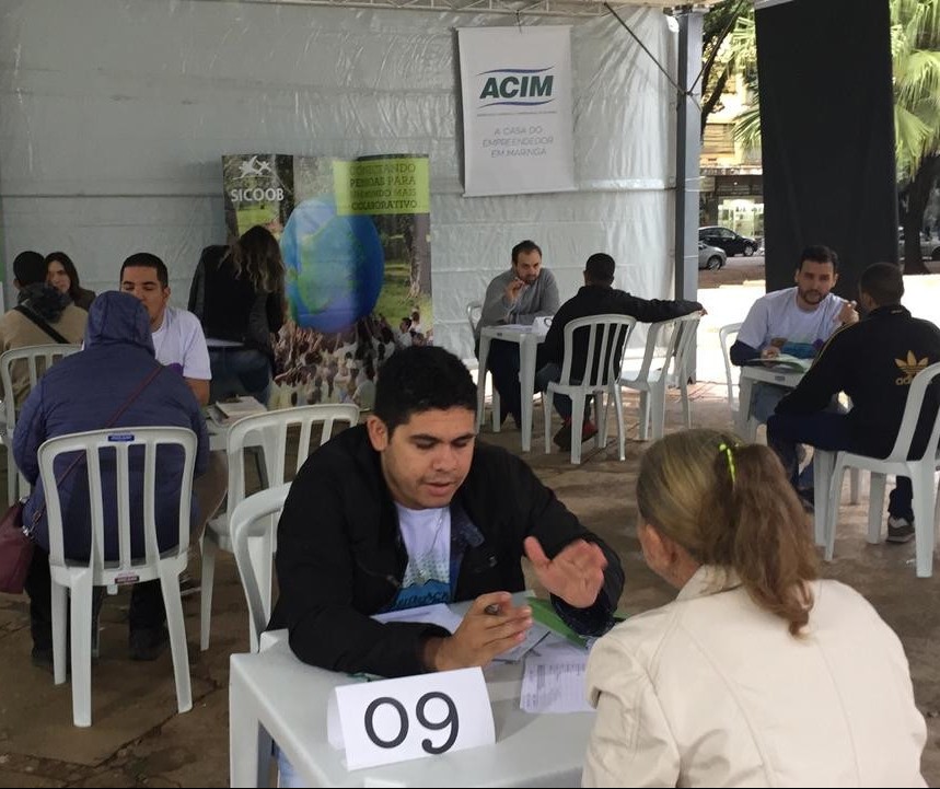 População recebe orientação financeira de graça
