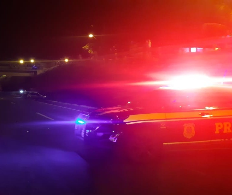Motociclista morre ao bater contra carro no Contorno Norte
