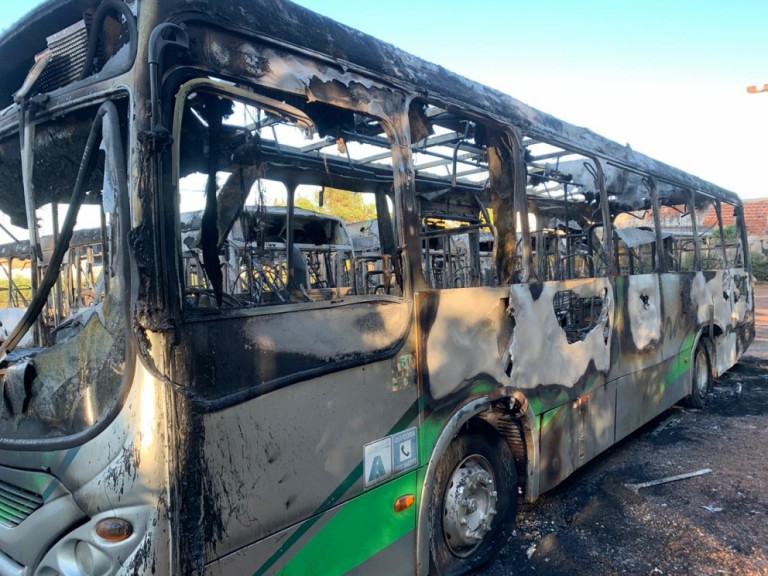 Polícia cumpre mandados contra suspeitos de envolvimento em incêndio a ônibus da Cidade Verde