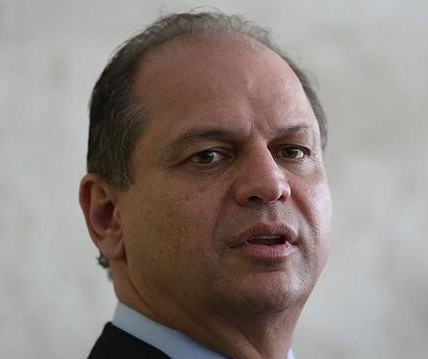 Ricardo Barros chega para prestar depoimento à CPI e fala em 'mal-entendido'