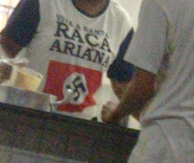 Funcionária de escola vai trabalhar com camiseta que faz apologia ao nazismo
