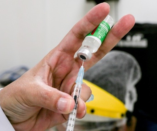 Maringá completa 1 mês de vacinação contra a Covid-19; veja o balanço