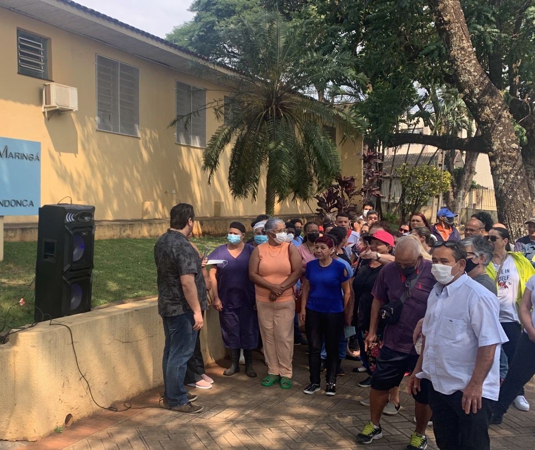 Ato simbólico de apoio é realizado em frente ao Hospital Psiquiátrico de Maringá