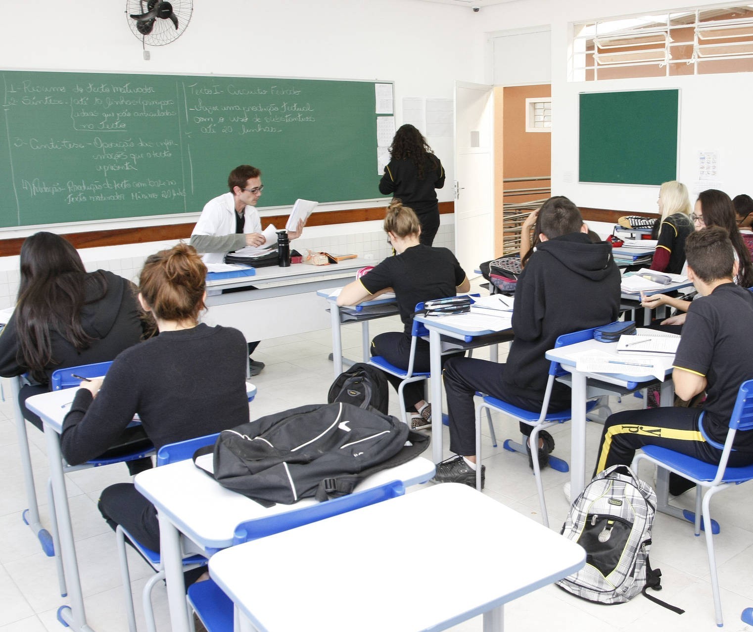 Governo do Paraná autoriza atendimento extracurricular em escolas
