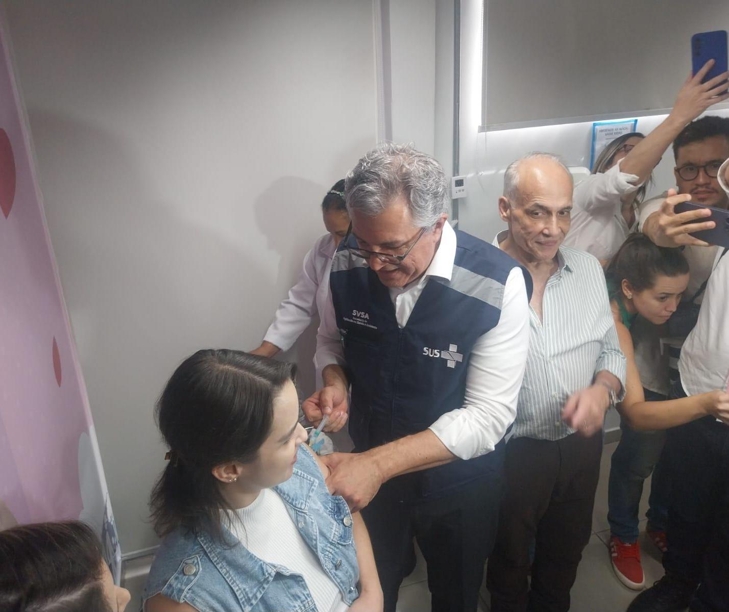 Ministro Alexandre Padilha lança campanha de vacinação contra a gripe no Paraná
