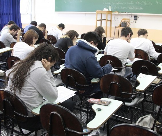 Escolas ofertam cursos para concurso da prefeitura de Maringá