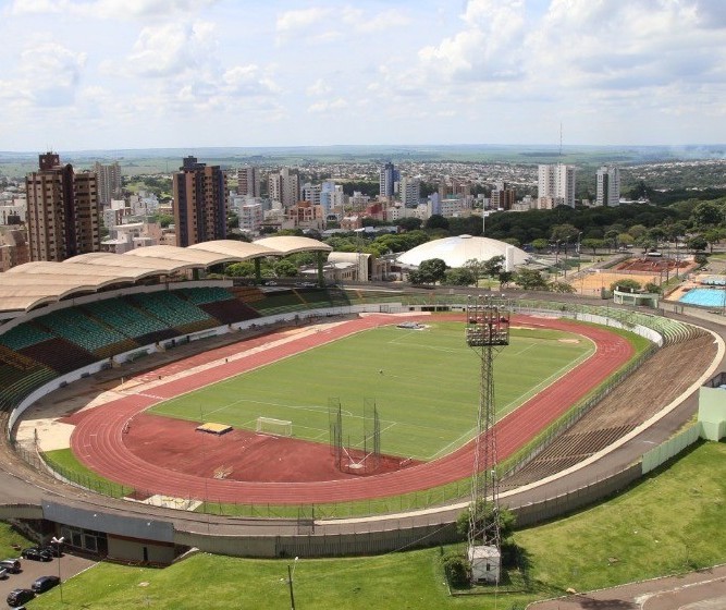 Secretaria de Esportes troca refletores do Willie Davids