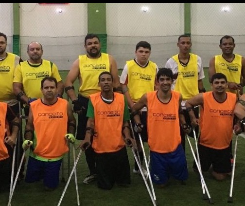 Atletas participam de competição nacional de futebol para amputados