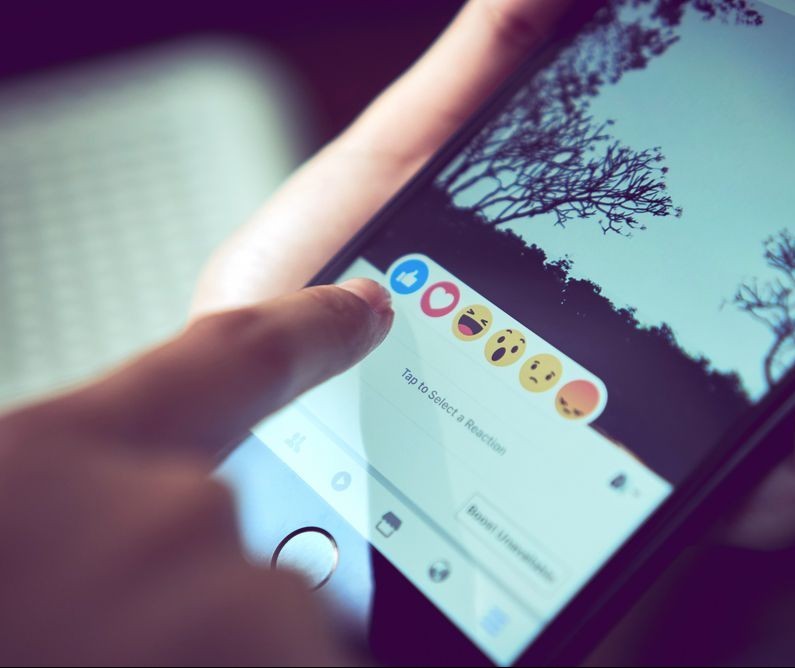 Empresa pesquisa mais de 3 mil perfis de marcas e analisa média de engajamentos em posts