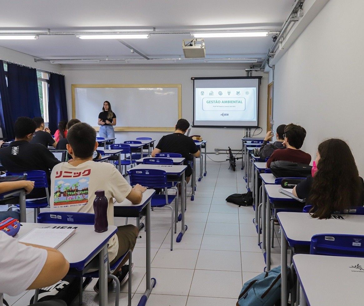 UEM anuncia contratação de 16 professores temporários de medicina