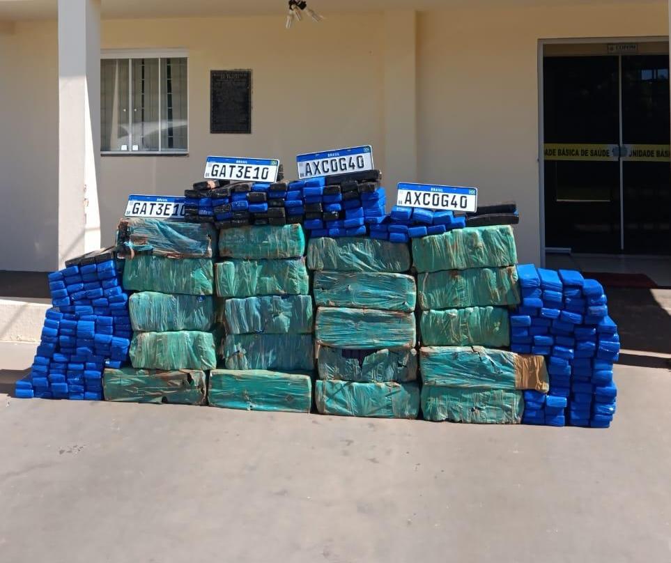 Carro com quase meia tonelada de maconha e placas veiculares para burlar fiscalização é apreendido em Tapejara