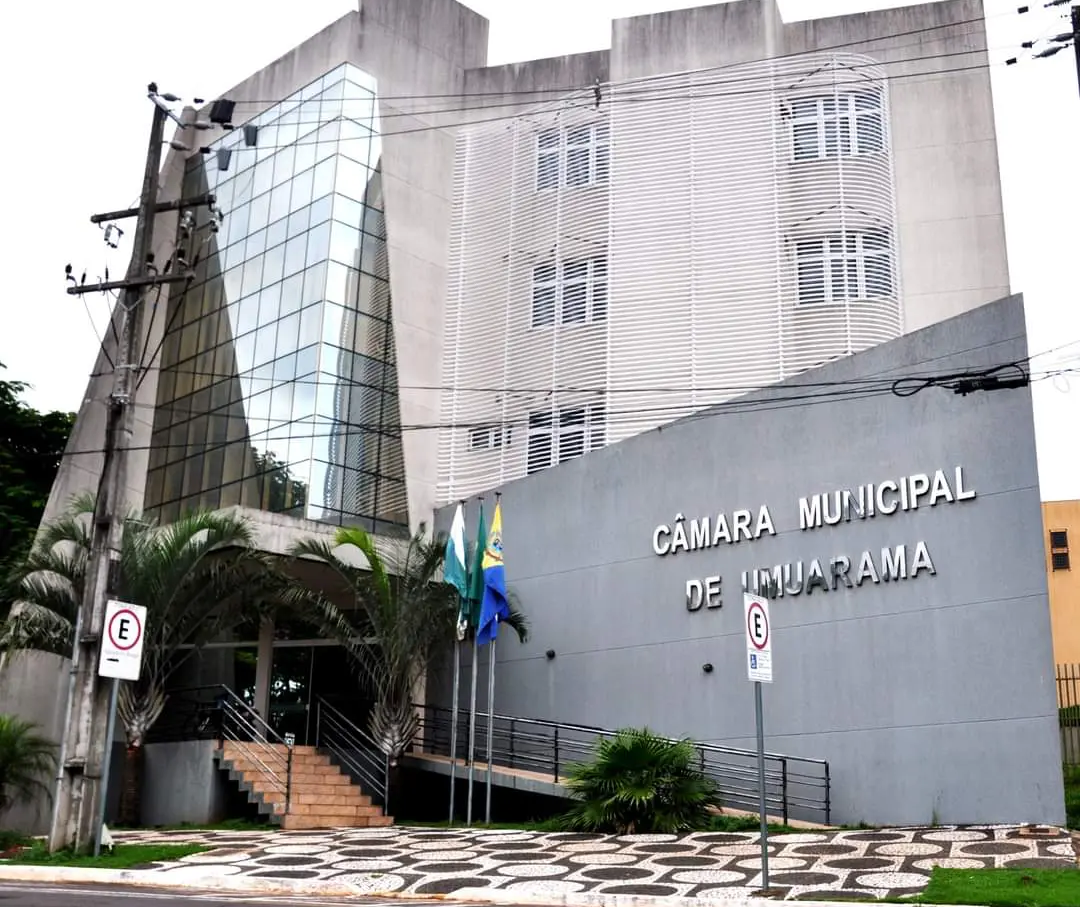 Câmara de Umuarama suspende atendimento presencial após 50% dos servidores positivarem para Covid-19