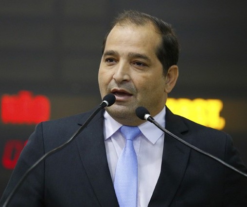 “O prefeito gravou mentiras”, diz William Gentil