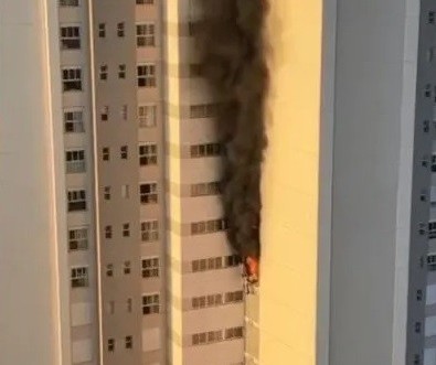 Após incêndio em prédio, bombeiros orientam moradores de edifícios
