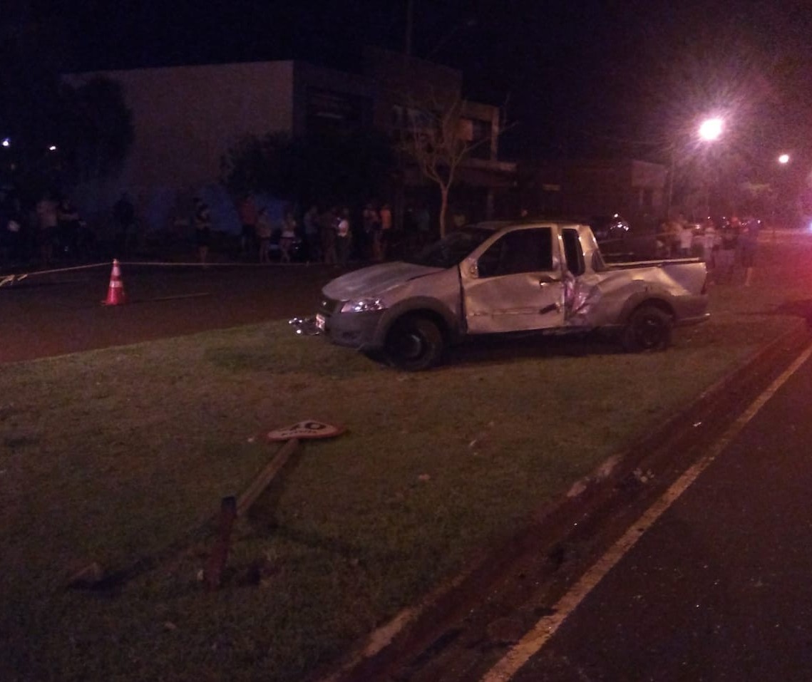 Carro capota e motorista morre em Maringá