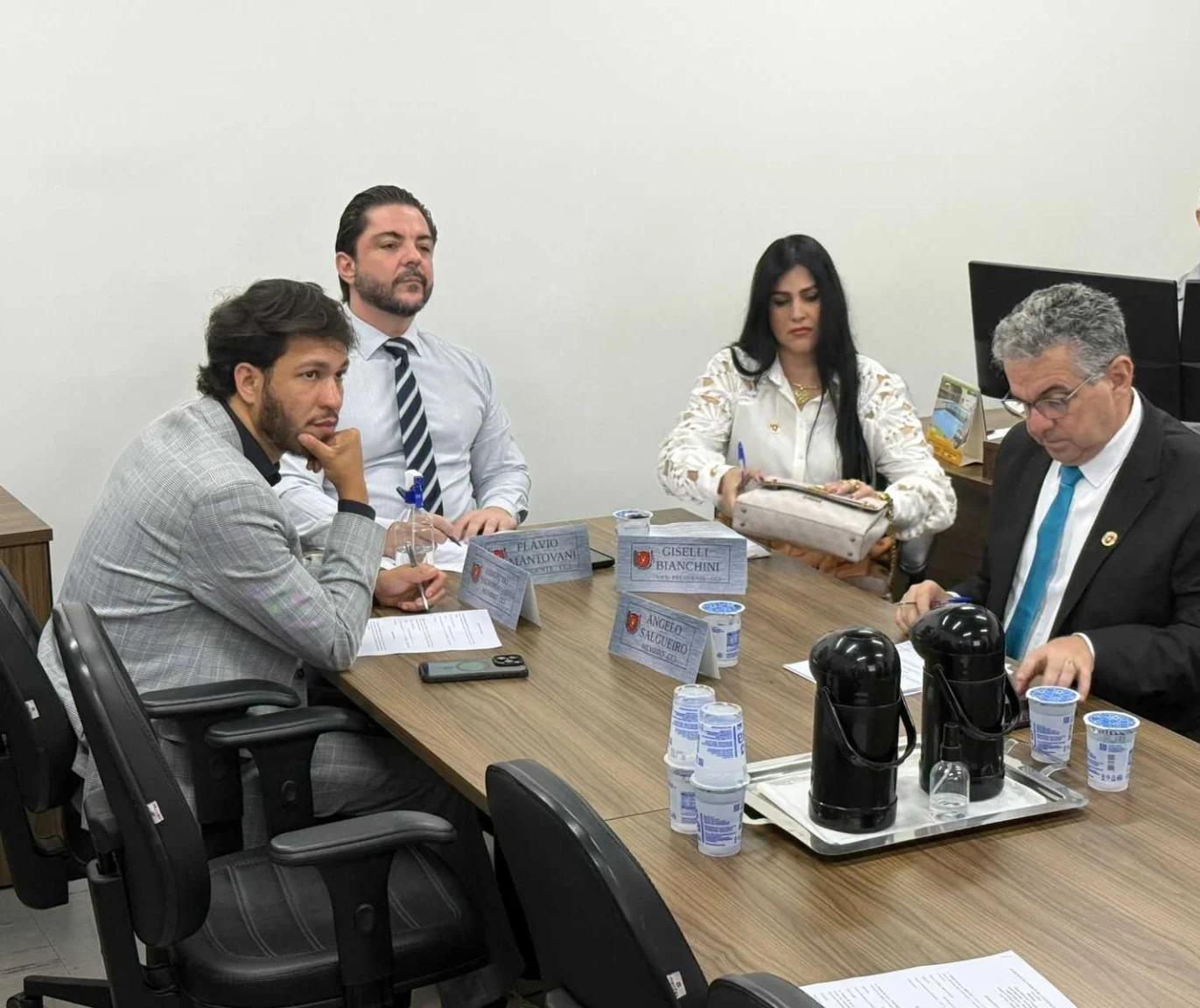 Vereador propõe sepultamento de animais domésticos em cemitérios em Maringá