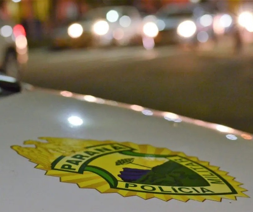 Dois homens são mortos e duas mulheres baleadas em atentado a tiros