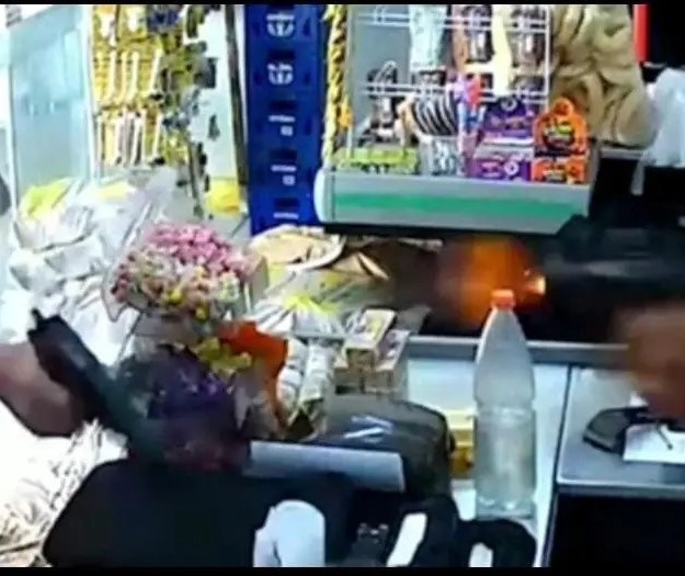 Comerciante frustra assalto ao atirar em ladrão que estava com arma de brinquedo