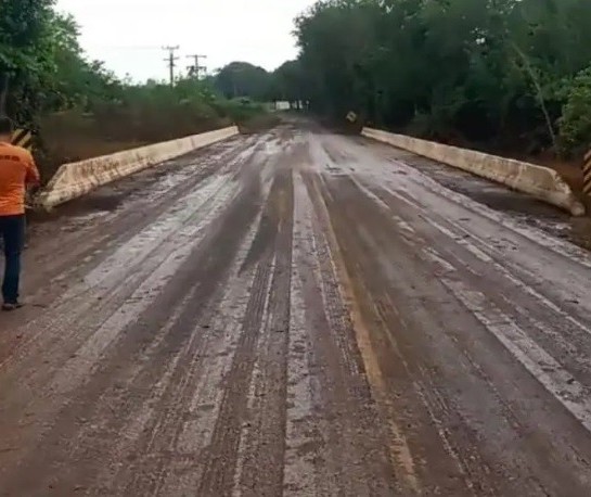 Rodovia PR-554, na região, é liberada após 3 dias de interdição