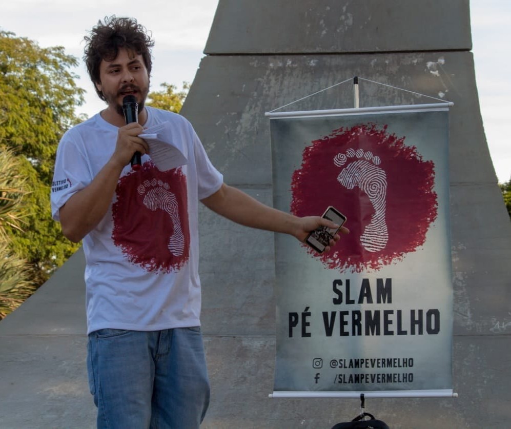 Domingo tem poesia falada em Maringá