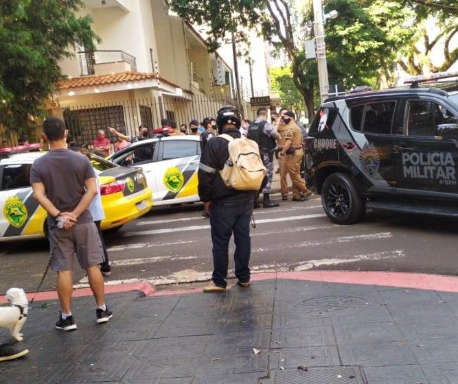 Em perseguição policial com troca de tiros, vários carros são atingidos em Maringá