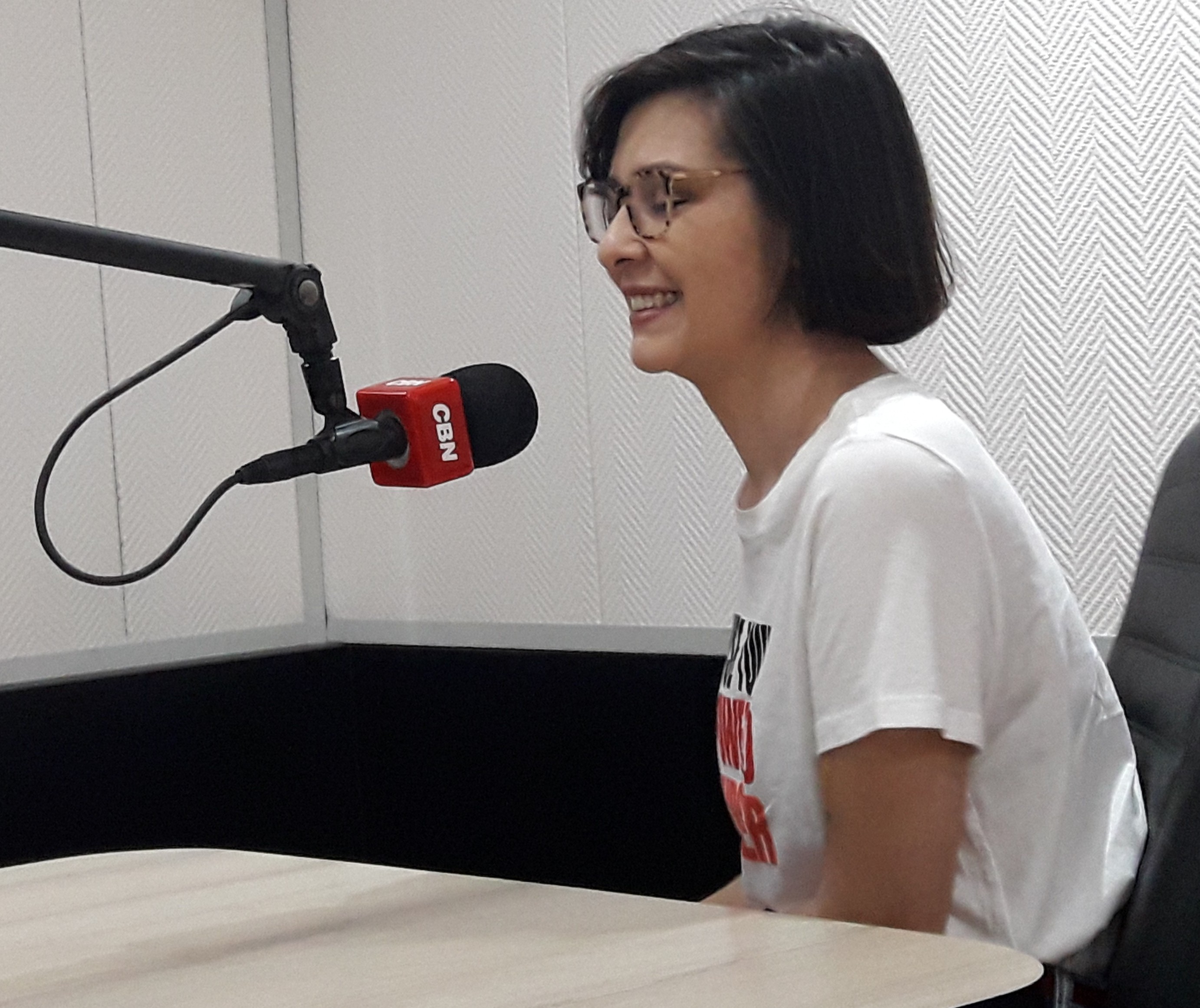 Mulheres não se definem ou se encaixam em um padrão, diz escritora
