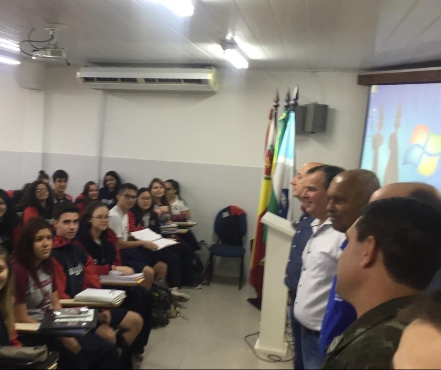 Estudante do ensino médio precisa do certificado do alistamento militar