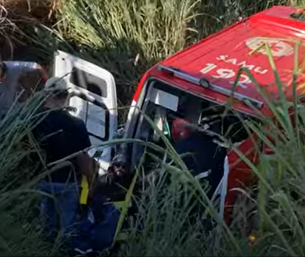 Ambulância do Samu se envolve em acidente em rodovia da região