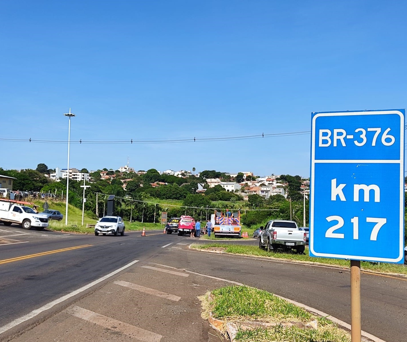 Motociclista morre após ser atingido por carreta na BR-376