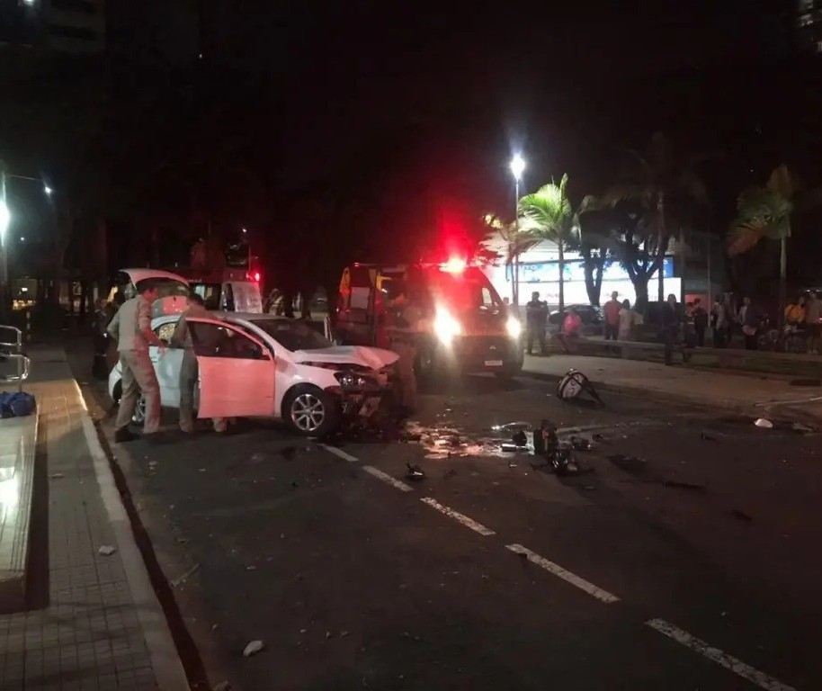 Discussão familiar causa acidente em praça de Maringá