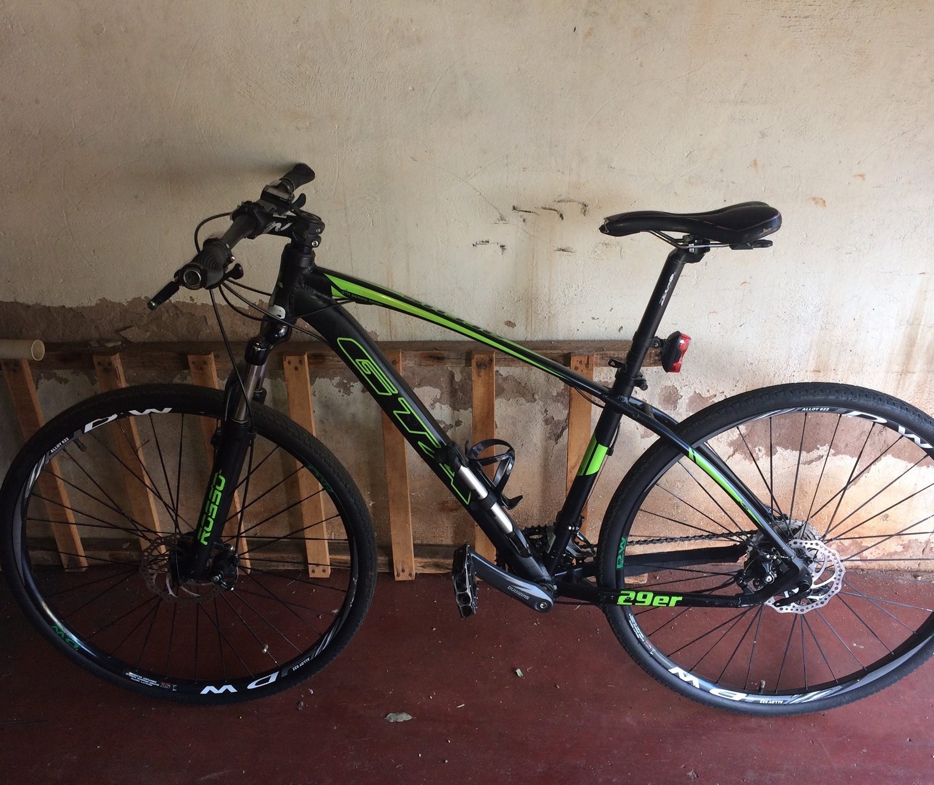 Polícia investiga roubo de bicicleta cometido por pelo menos 10 pessoas