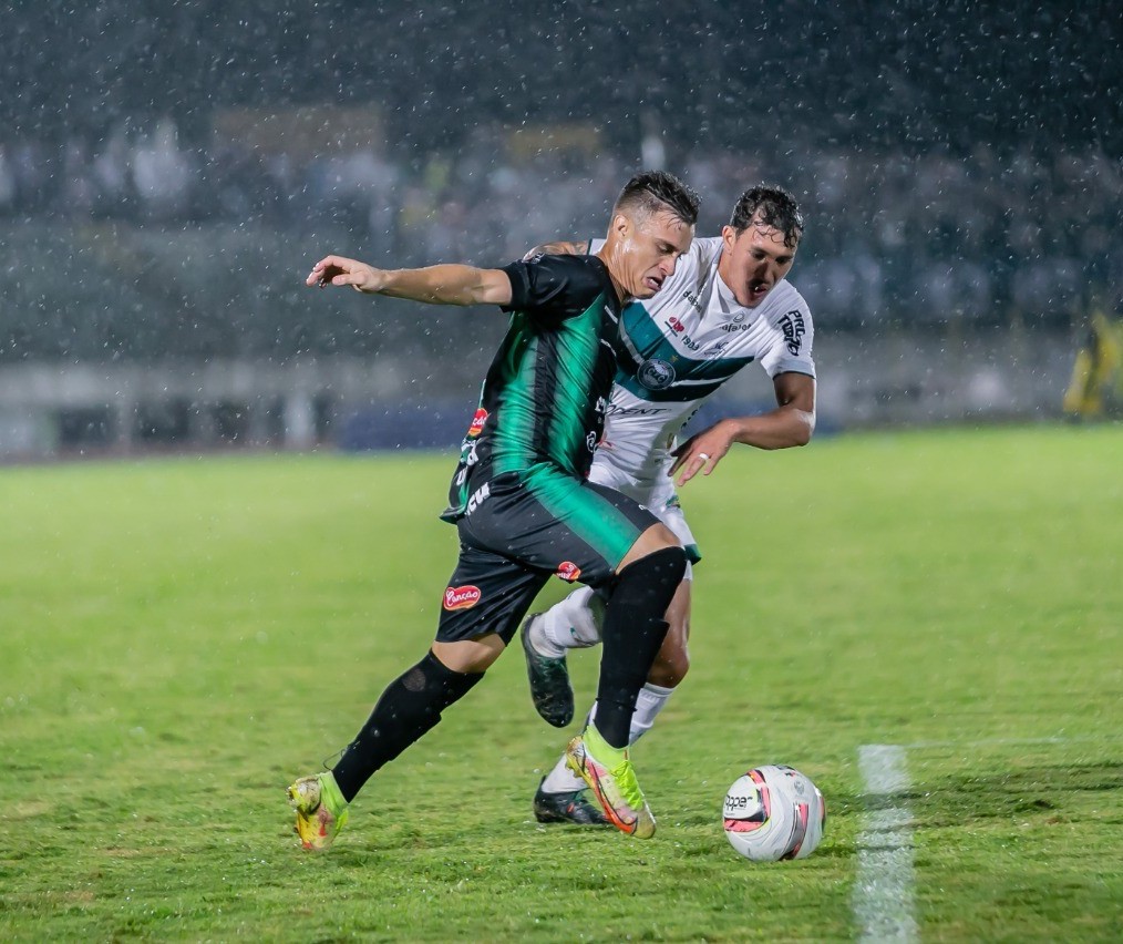 Nas últimas dez finais de Campeonato Paranaense, em cinco o vencedor do primeiro jogo ficou com a taça