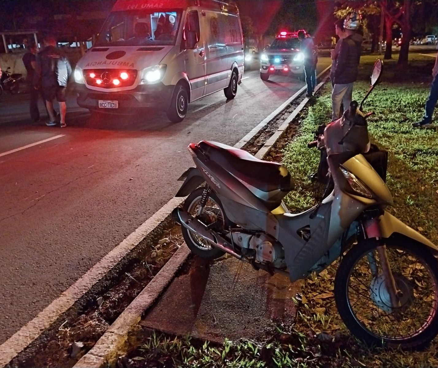 Idosa fica ferida após ser atropelada por motociclista em Maringá