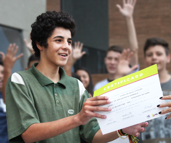 Curso gratuito de empreendedorismo atende 30 jovens do Ney Braga