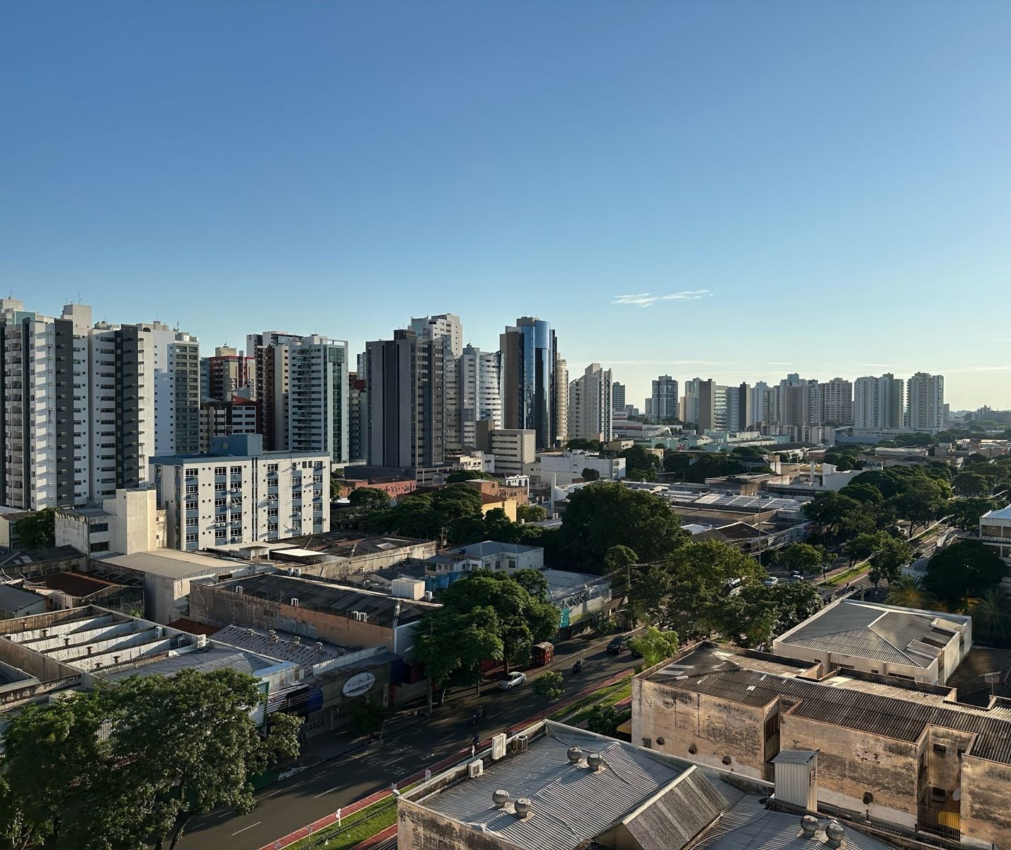 Quinta-feira (1°) terá dia quente e abafado em Maringá
