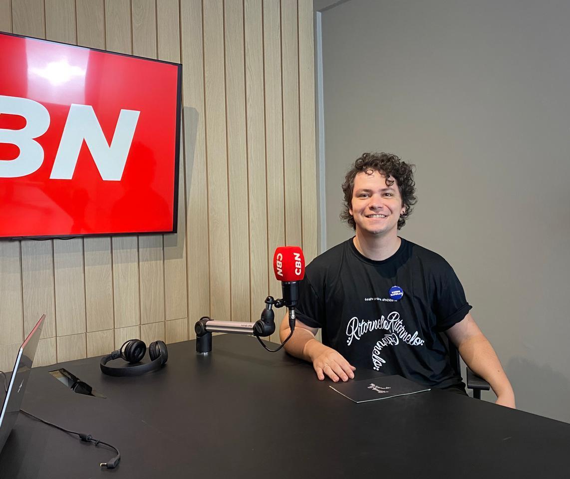 Espetáculo Ritornelo transforma lixo em música em Maringá