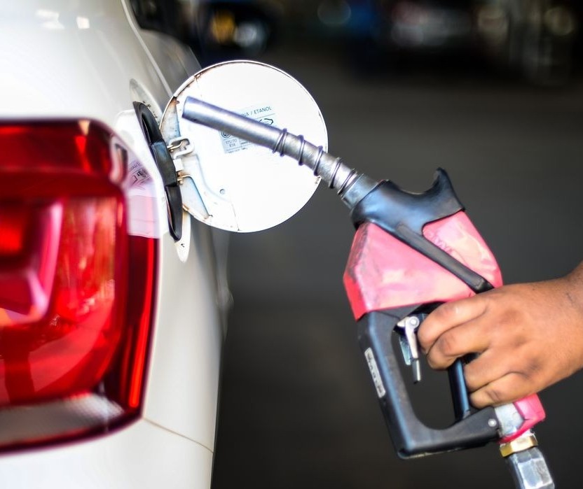 Pesquisa aponta aumento de R$ 0,09 no preço médio da gasolina comum em Maringá